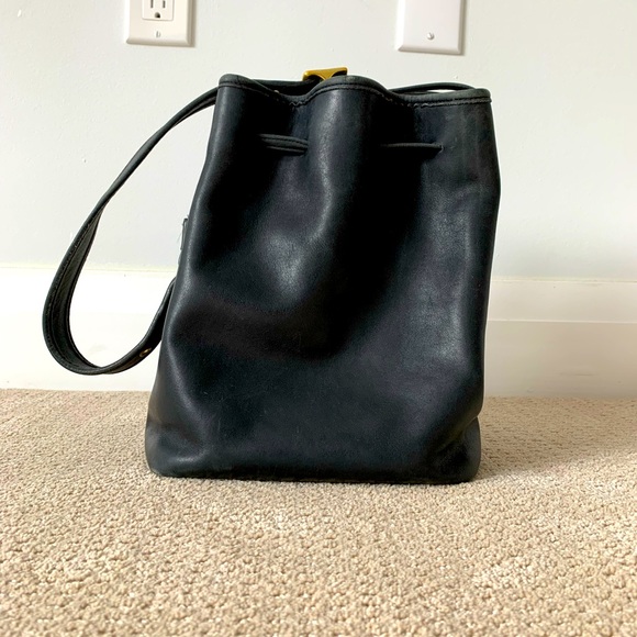 Coach Handbags - Coach Vintage bucket bag